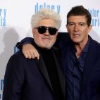 El cineasta Pedro Almodóvar y el actor Antonio Banderas/EFE/ Kiko Huesca