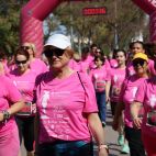 El Port de Sagunt se prepara para su gran cita solidaria contra el cáncer de mama el 17 de mayo. En la foto, la carrera del año pasado.