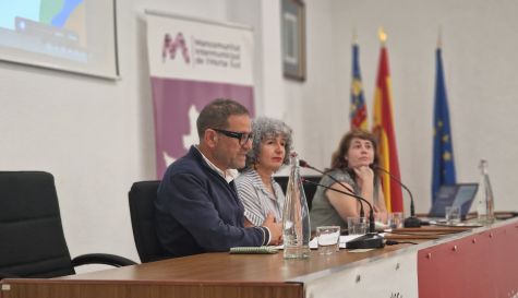 José F. Cabanes, Susana Lázaro i Eva Martínez durant la presentació del pla de turisme.
