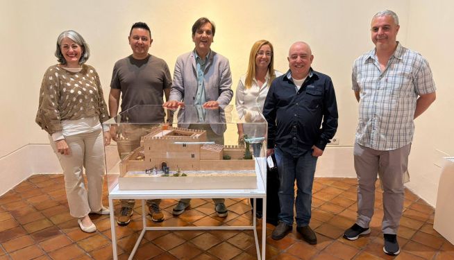 Presentació de la maqueta de la Casa Reial d'Alzira. Presentació de la maqueta de la Casa Reial d'Alzira.