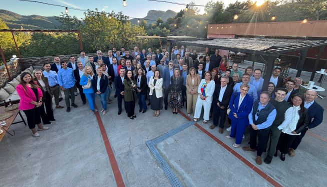Integrantes de la junta directiva de Asecam, representantes de las empresas asociadas y otros invitados en la asamblea general anual. Integrantes de la junta directiva de Asecam, representantes de las empresas asociadas y otros invitados en la asamblea general anual.
