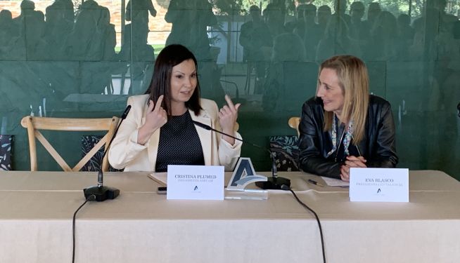 La presidenta de la patronal, Cristina Plumed, con la presidenta de la CEV Valencia, Eva Blasco. La presidenta de la patronal, Cristina Plumed, con la presidenta de la CEV Valencia, Eva Blasco.
