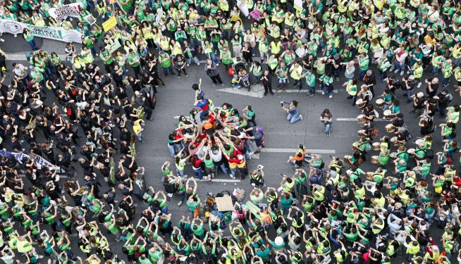Manifestación del profesorado de la Comunitat Valenciana en la quinta jornada de su huelga indefinida