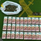 La droga intervenida, en una imagen de al guardia Civil. La droga intervenida, en una imagen de al guardia Civil.