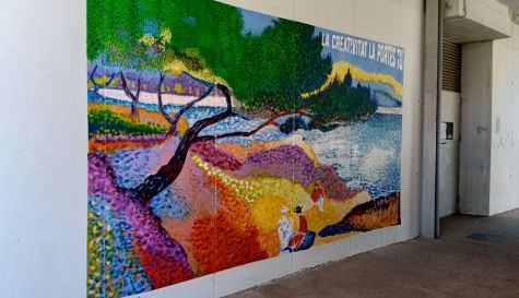 Mural del proyecto Piedra y Amapola en un colegio de Alcàsser