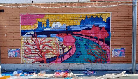 Mural del proyecto Piedra y Amapola en un colegio de Alcàsser