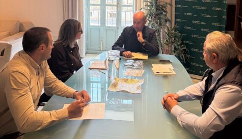 Los alcaldes de Losa del Obispo y Villar del Arzobispo, y el presidente del Canal Campo del Turia se reúnen con el diputado provincial del Ciclo Integral del Agua, Paco Comes.