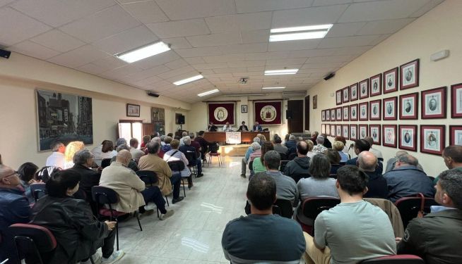 Presentación del libro 'Segorbe en la Historia del Ajedrez' en el salón de los alcaldes de la Casa Consistorial de Segorbe. / EPDA Presentación del libro 'Segorbe en la Historia del Ajedrez' en el salón de los alcaldes de la Casa Consistorial de Segorbe. / EPDA