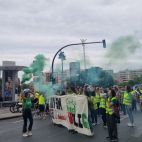 Una de las columnas formadas por profesorado de l'Horta Nord camino al centro de Valencia para sumarse a la manifestación del viernes de la semana pasada.