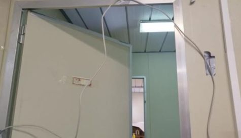 Instal·lació elèctrica del centre (aula prefabricada d’infantil que comunica amb un bany). Instal·lació elèctrica del centre (aula prefabricada d’infantil que comunica amb un bany).