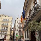 Fachada de la sede de la Real Acadèmia de Cultura Valenciana en València, institución que ha emitido un comunicado mostrando su preocupación por el rumbo de las negociaciones educativas. / EPDA