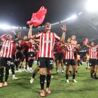 El equipo de Estudiantes después del partido. / EPDA El equipo de Estudiantes después del partido. / EPDA
