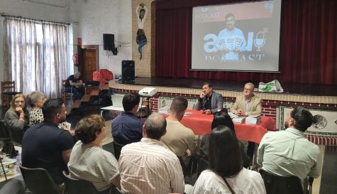 Presentación del libro '15 años de El Periódico de Aquí' en el Centro Aragonés de Port de Sagunt. Presentación del libro '15 años de El Periódico de Aquí' en el Centro Aragonés de Port de Sagunt.