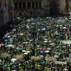 El profesorado de la enseñanza pública no universitaria durante una manifestación en Valencia.