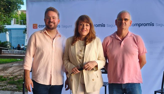 D'esquerra a dreta: el diputat Alberto Ibáñez; la portaveu de Compromís per Sagunt, Maria Josep Picó; i l'alcalde d'Estivella, Francesc Mateu. D'esquerra a dreta: el diputat Alberto Ibáñez; la portaveu de Compromís per Sagunt, Maria Josep Picó; i l'alcalde d'Estivella, Francesc Mateu.