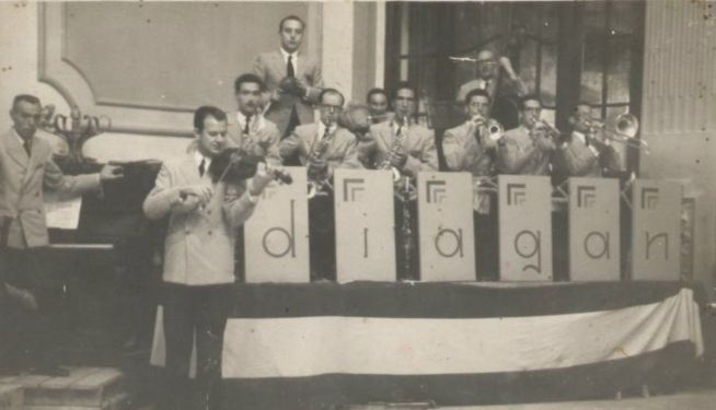 Juan Martínez Rufat, violinista de l'orquestra i iaio de l'historiador José Torres, autor d'este article.