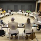 Mesa de negociación entre Educación y sindicatos.