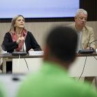 La consellera de Educación, Carmen Ortí, y el secretario autonómico, Daniel McEvoy, durante la mesa de este jueves.
