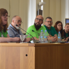 La portavoz de la Asamblea de Docentes de Vila real, Reyes Aymerich, durante su intervención en el pleno municipal. / EPDA La portavoz de la Asamblea de Docentes de Vila real, Reyes Aymerich, durante su intervención en el pleno municipal. / EPDA