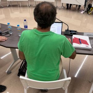 El representante de STEPV también se queda.