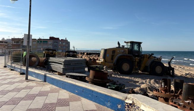 La platja s’estabilitzarà fins a assolir l’amplària prevista en any o any i mig. La platja s’estabilitzarà fins a assolir l’amplària prevista en any o any i mig.