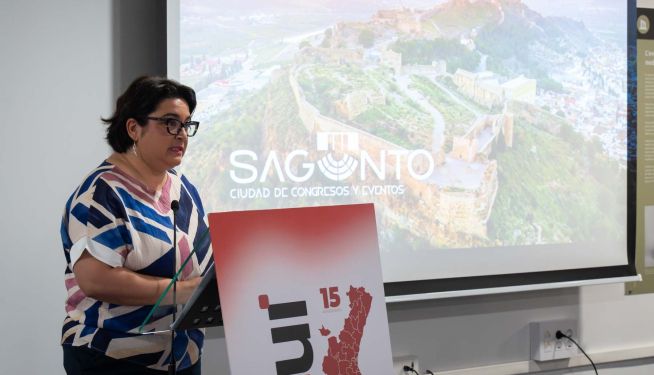 La concejala de Turismo de Sagunt, Natalia Antonino, encargada de la primera ponencia. La concejala de Turismo de Sagunt, Natalia Antonino, encargada de la primera ponencia.