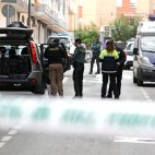 Guardia Civil en el escenario de un crimen machista en Alicante, en una imagen de archivo. / EFE-Pep Morell Guardia Civil en el escenario de un crimen machista en Alicante, en una imagen de archivo. / EFE-Pep Morell