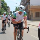Un dels ciclistes que ha participat en la iniciativa solidària celebrada a Foios.