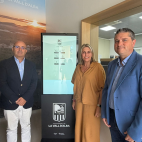 El tótem interactivo instalado en Vall d'Alba para facilitar el acceso al archivo digital del proyecto 'Memòria Viva'. / EPDA