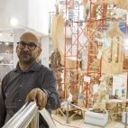 El maestro mayor del gremio de Artistas falleros, Vicente Julián, en la entrevista con EFE.