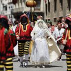 La Moma durante la cabalgata del Corpus Christi este domingo en la plaza de la Virgen en Valencia.