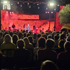 El Castell de les Torrocelles acoge este 13 de junio la VI Nit de l'Art, con conciertos de Pancho Varona y Shuarma en un entorno histórico iluminado por una sola noche al año. / EPDA El Castell de les Torrocelles acoge este 13 de junio la VI Nit de l'Art, con conciertos de Pancho Varona y Shuarma en un entorno histórico iluminado por una sola noche al año. / EPDA