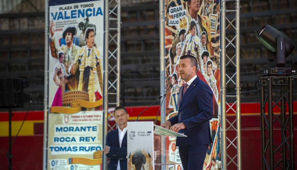 El presidente de la Diputació de València, Vicent Mompó, durante su intervención en la presentación de los carteles de las ferias de julio y octubre de la Plaza de Toros de Valencia. / Diputación de Valencia