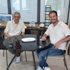 El alcalde Benjamín Escriche y el director de la Unión Musical Fran Amado Vera. / EPDA