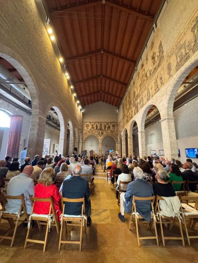 Más de un centenar de personas completaron el aforo del Centro de Recepción del Visitante del Santo Cáliz durante la segunda edición del concierto dedicado a la reliquia valenciana. / EPDA Más de un centenar de personas completaron el aforo del Centro de Recepción del Visitante del Santo Cáliz durante la segunda edición del concierto dedicado a la reliquia valenciana. / EPDA