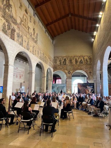 Imagen de la actuación musical celebrada en el Almudín de València dentro de la programación cultural impulsada por la Fundación Santo Cáliz. / EDPA Imagen de la actuación musical celebrada en el Almudín de València dentro de la programación cultural impulsada por la Fundación Santo Cáliz. / EDPA