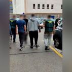 Detenidos tres hombres de entre 24 y 28 años por presuntos autores de estafas bancarias.