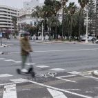 Imagen de archivo de un patinete circula por la ciudad. / EFE-Kai Försterling