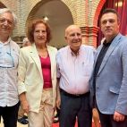 Enrique junto a los demás alcaldes de la democracia en Enguera. En orden, Santiago, Mati, Enrique y Óscar./ EPDA Enrique junto a los demás alcaldes de la democracia en Enguera. En orden, Santiago, Mati, Enrique y Óscar./ EPDA