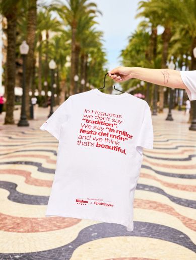 Merchandising inspirado en el lenguaje y la cultura de las Hogueras de San Juan. / Mahou Merchandising inspirado en el lenguaje y la cultura de las Hogueras de San Juan. / Mahou