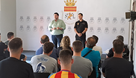 El alcalde de Nules, David García, durante el anuncio del nuevo plan municipal contra la ocupación. / EPDA El alcalde de Nules, David García, durante el anuncio del nuevo plan municipal contra la ocupación. / EPDA