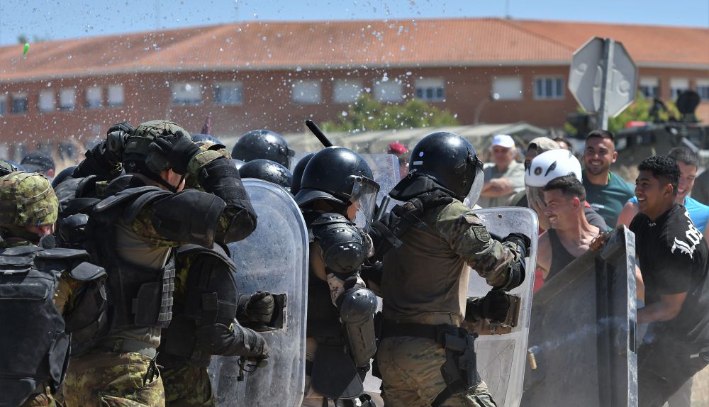 Un momento del ejercicio Ángel Guardián 26, que ha reunido a más de 530 militares de doce países en la provincia de Valencia. / Ministerio de Defensa Un momento del ejercicio Ángel Guardián 26, que ha reunido a más de 530 militares de doce países en la provincia de Valencia. / Ministerio de Defensa
