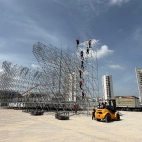 Montaje del escenario del festival.