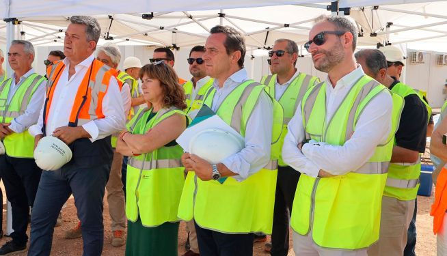 Autoridades en la visita a las obras. Autoridades en la visita a las obras.