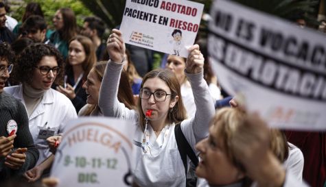 Jornada de la huelga de médicos para protestar por la última propuesta del Ministerio de Sanidad. / EFE-Biel Aliño Jornada de la huelga de médicos para protestar por la última propuesta del Ministerio de Sanidad. / EFE-Biel Aliño