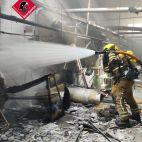 Los trabajos de extinción en Villena, en una imagen compartida por el Consorcio Provincial de Bomberos de Alicante.