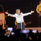 Rod Stewart, durante su actuación esta noche en el Roig Arena de Valencia. / Roig Arena
