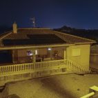 Vista general del chalet de la partida de Cañada del Fenollar donde la Guardia Civil investiga la muerte de una mujer y su hija, presuntamente a manos del padre de familia.