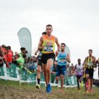 Miguel Baidal, durante una competición con el Club Atletismo Cárnicas Serrano, representará a España en los Juegos Mediterráneos de Taranto 2026 en la prueba de 10.000 metros.