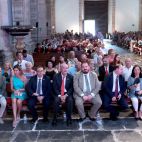 Autoridades y representantes institucionales, en primera fila, durante el acto. / EPDA